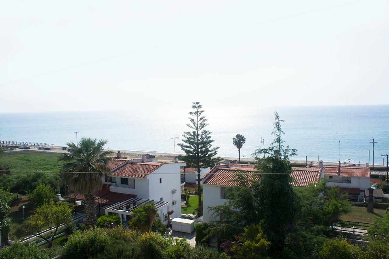 Possidi Aigaiopelagitika 2-Floor Beach House Kalandra Exterior photo